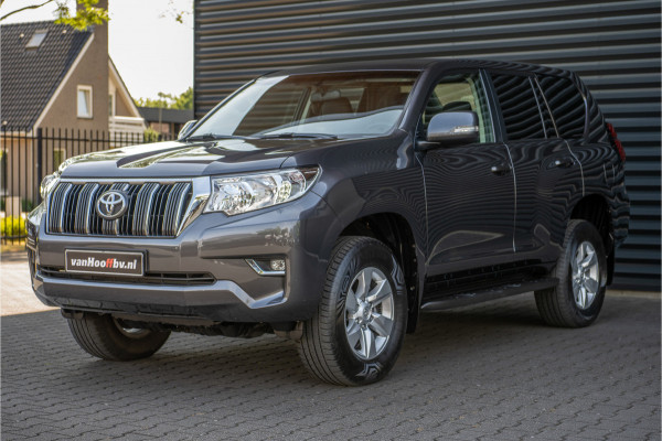 Toyota Land Cruiser 2.8 D-4D-F Grijs kenteken - Grijs metallic