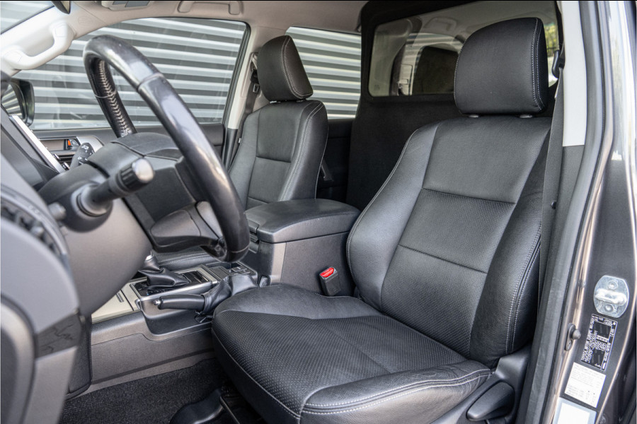 Toyota Land Cruiser 2.8 D-4D-F Grijs kenteken - Grijs metallic