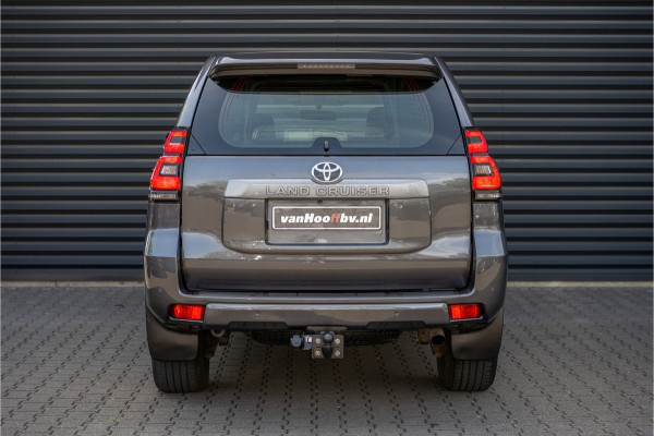 Toyota Land Cruiser 2.8 D-4D-F Grijs kenteken - Grijs metallic