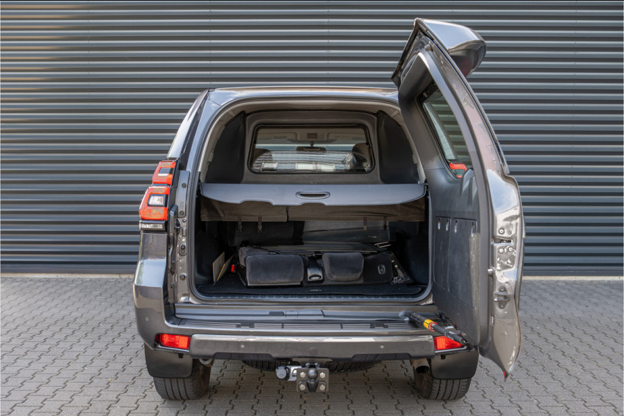 Toyota Land Cruiser 2.8 D-4D-F Grijs kenteken - Grijs metallic