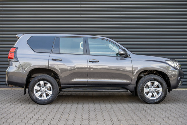 Toyota Land Cruiser 2.8 D-4D-F Grijs kenteken - Grijs metallic