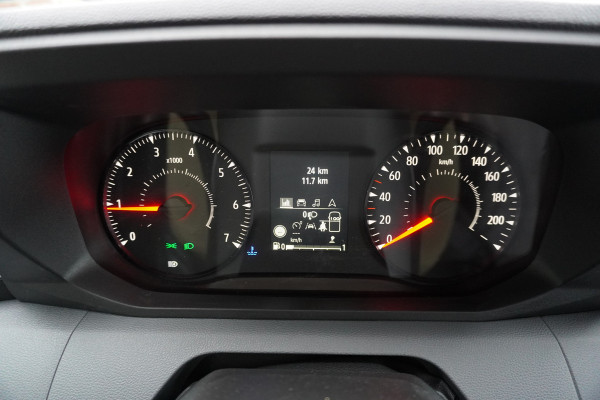 Renault Master T35 2.0 dCi 170PK L3H2 Extra Schuifdeur links en Rechts Nr. V070 | Climate | Navi | Cruise | Trekhaak | Betimmering