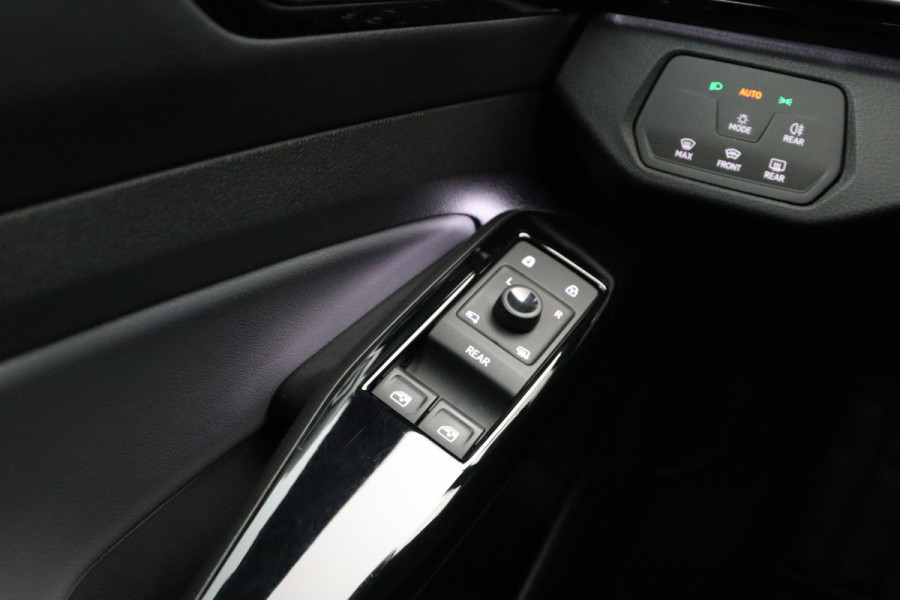 Volkswagen ID.4 Pro 77 kWh, Leder-Alcantara, Trekhaak, Carplay, Camera