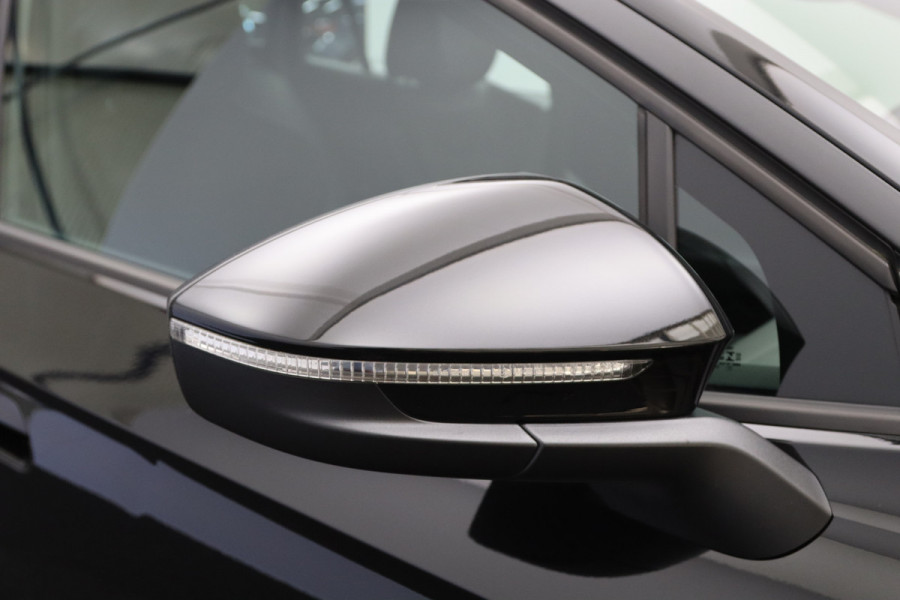 Volkswagen ID.4 Pro 77 kWh, Leder-Alcantara, Trekhaak, Carplay, Camera