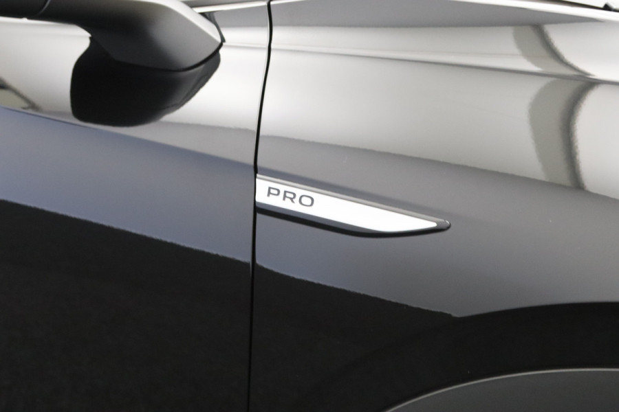 Volkswagen ID.4 Pro 77 kWh, Leder-Alcantara, Trekhaak, Carplay, Camera