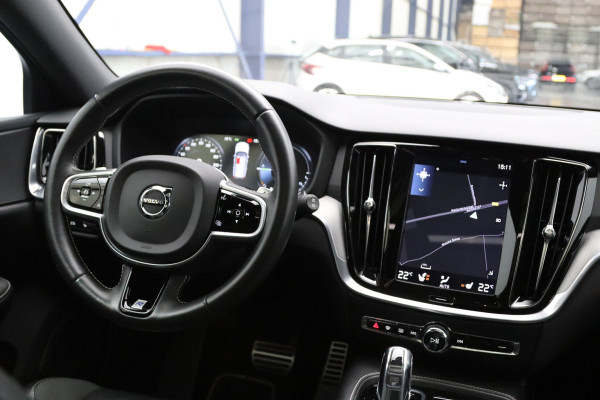 Volvo V60 2.0 T8 Twin Engine AWD 390 PK R-Design PHEV, Panoramadak, LED, 19" LM, Memory