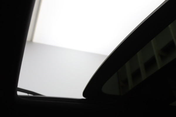 Volvo V60 2.0 T8 Twin Engine AWD 390 PK R-Design PHEV, Panoramadak, LED, 19" LM, Memory