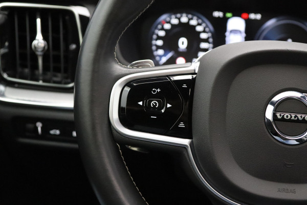 Volvo V60 2.0 T8 Twin Engine AWD 390 PK R-Design PHEV, Panoramadak, LED, 19" LM, Memory