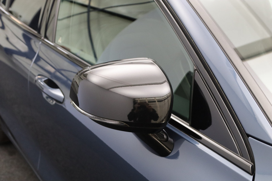 Volvo V60 2.0 T8 Twin Engine AWD 390 PK R-Design PHEV, Panoramadak, LED, 19" LM, Memory