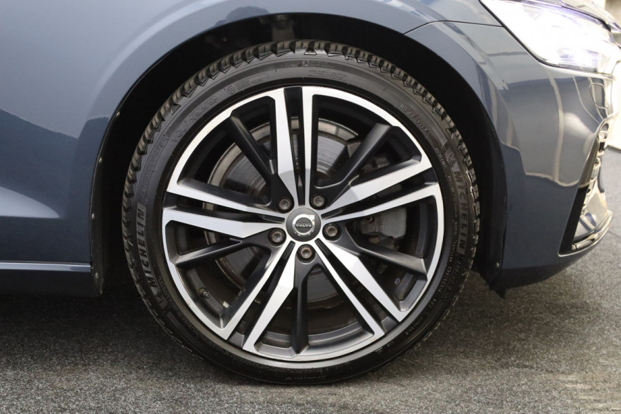 Volvo V60 2.0 T8 Twin Engine AWD 390 PK R-Design PHEV, Panoramadak, LED, 19" LM, Memory