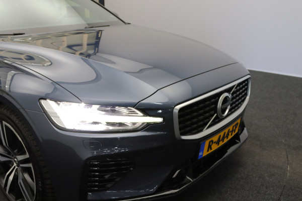 Volvo V60 2.0 T8 Twin Engine AWD 390 PK R-Design PHEV, Panoramadak, LED, 19" LM, Memory