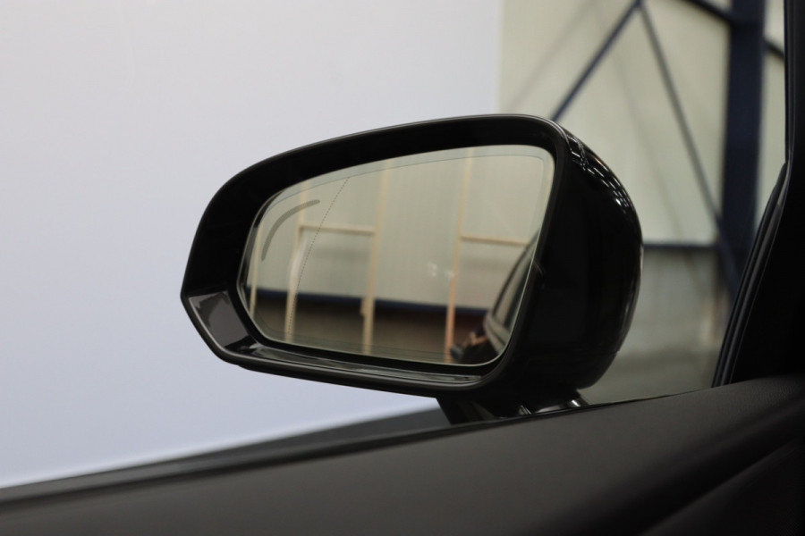 Volvo V60 2.0 T8 Twin Engine AWD 390 PK R-Design PHEV, Panoramadak, LED, 19" LM, Memory