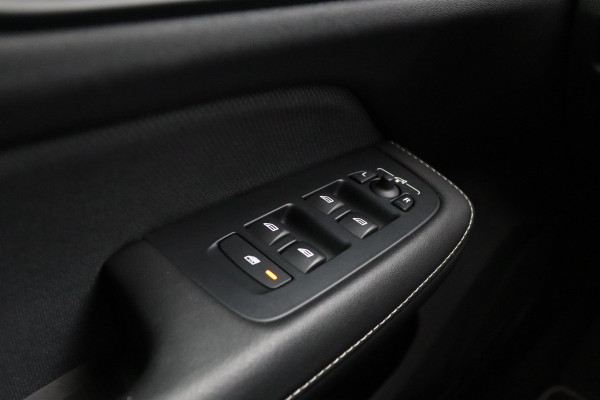 Volvo V60 2.0 T8 Twin Engine AWD 390 PK R-Design PHEV, Panoramadak, LED, 19" LM, Memory