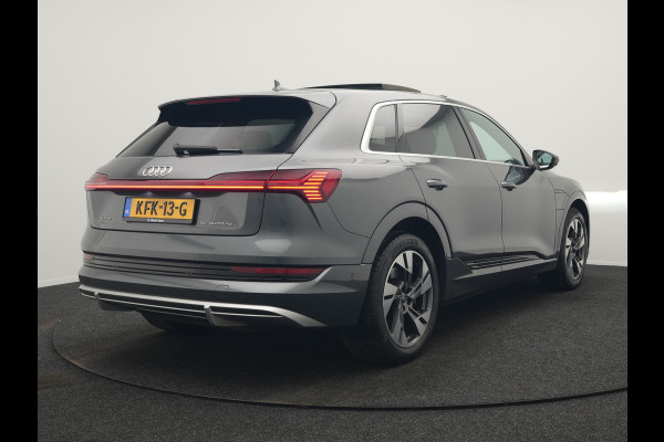 Audi e-tron 50 Quattro 2x S Line 313pk Dealer O.H INCL BTW | Luchtvering | Panodak | Head Up | Adaptive Cruise | Sfeerverlichting | Lederen Sportstoelen Verwarmd | Keyless | Navigatie | 20"L.M | DAB | Virtual |