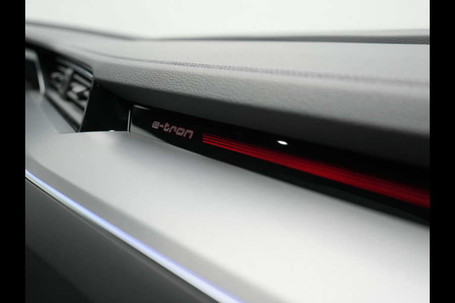 Audi e-tron 50 Quattro 2x S Line 313pk Dealer O.H INCL BTW | Luchtvering | Panodak | Head Up | Adaptive Cruise | Sfeerverlichting | Lederen Sportstoelen Verwarmd | Keyless | Navigatie | 20"L.M | DAB | Virtual |