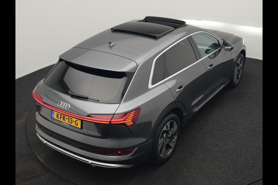 Audi e-tron 50 Quattro 2x S Line 313pk Dealer O.H INCL BTW | Luchtvering | Panodak | Head Up | Adaptive Cruise | Sfeerverlichting | Lederen Sportstoelen Verwarmd | Keyless | Navigatie | 20"L.M | DAB | Virtual |