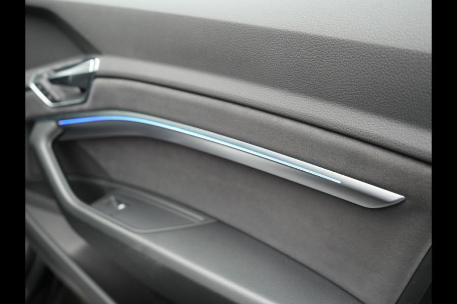 Audi e-tron 50 Quattro 2x S Line 313pk Dealer O.H INCL BTW | Luchtvering | Panodak | Head Up | Adaptive Cruise | Sfeerverlichting | Lederen Sportstoelen Verwarmd | Keyless | Navigatie | 20"L.M | DAB | Virtual |