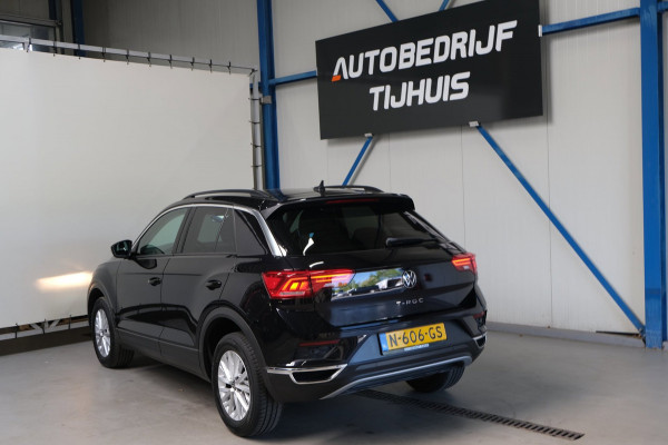 Volkswagen T-Roc 1.0 TSI Style - N.A.P. Airco, Cruise, Navi, PDC, Camera, Carplay.