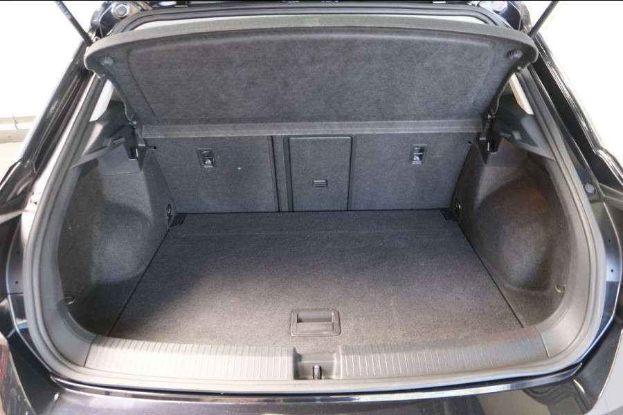 Volkswagen T-Roc 1.0 TSI Style - N.A.P. Airco, Cruise, Navi, PDC, Camera, Carplay.