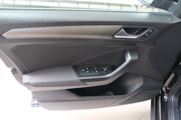 Volkswagen T-Roc 1.0 TSI Style - N.A.P. Airco, Cruise, Navi, PDC, Camera, Carplay.