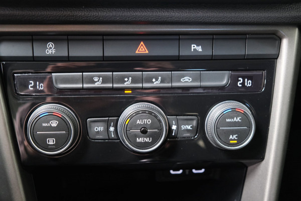 Volkswagen T-Roc 1.0 TSI Style - N.A.P. Airco, Cruise, Navi, PDC, Camera, Carplay.