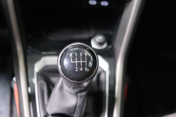 Volkswagen T-Roc 1.0 TSI Style - N.A.P. Airco, Cruise, Navi, PDC, Camera, Carplay.