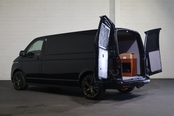 Volkswagen Transporter 2.0 TDI 150pk Bulli Black Edition Leer Led