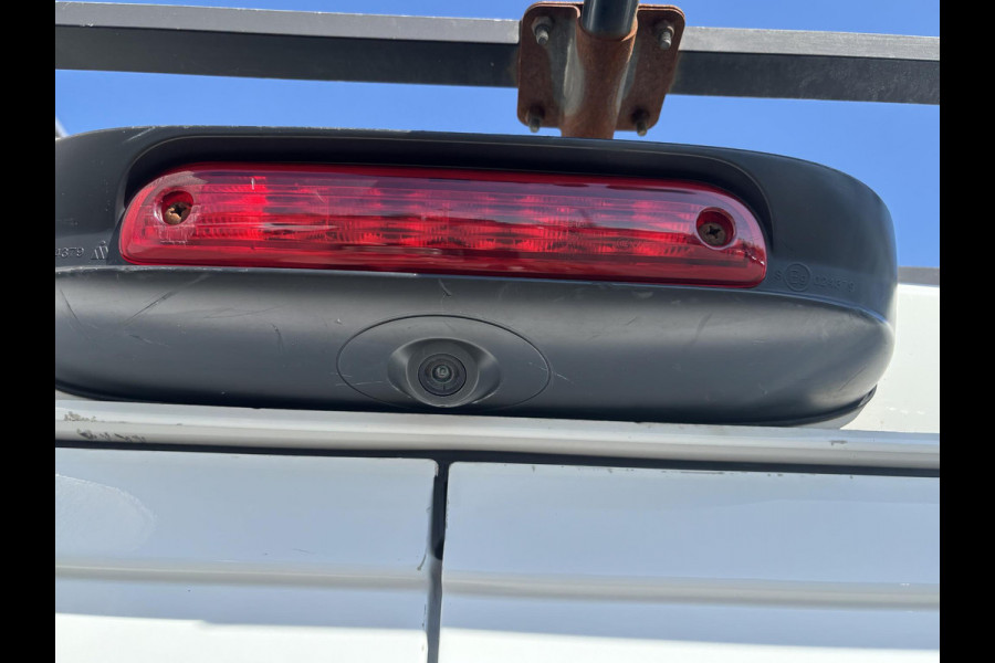 Peugeot Boxer 330 2.2 BlueHDi 120 L1H1