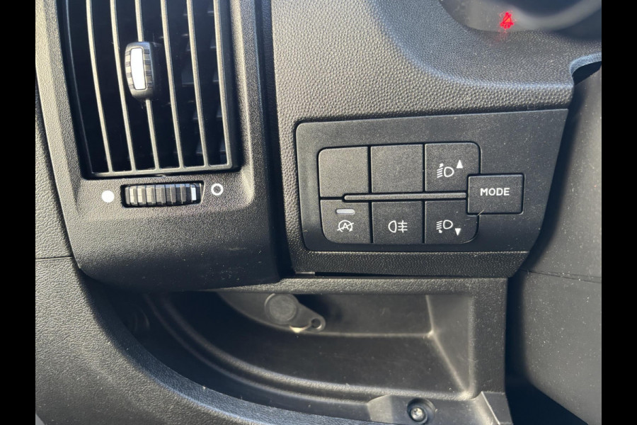 Peugeot Boxer 330 2.2 BlueHDi 120 L1H1