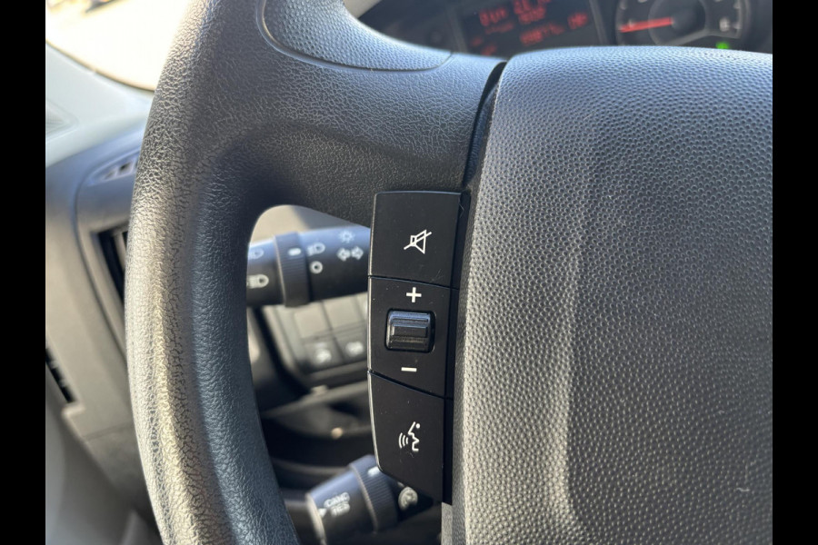 Peugeot Boxer 330 2.2 BlueHDi 120 L1H1