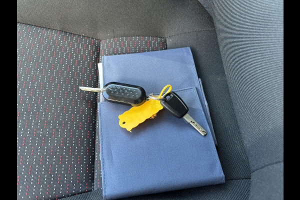 Peugeot Boxer 330 2.2 BlueHDi 120 L1H1