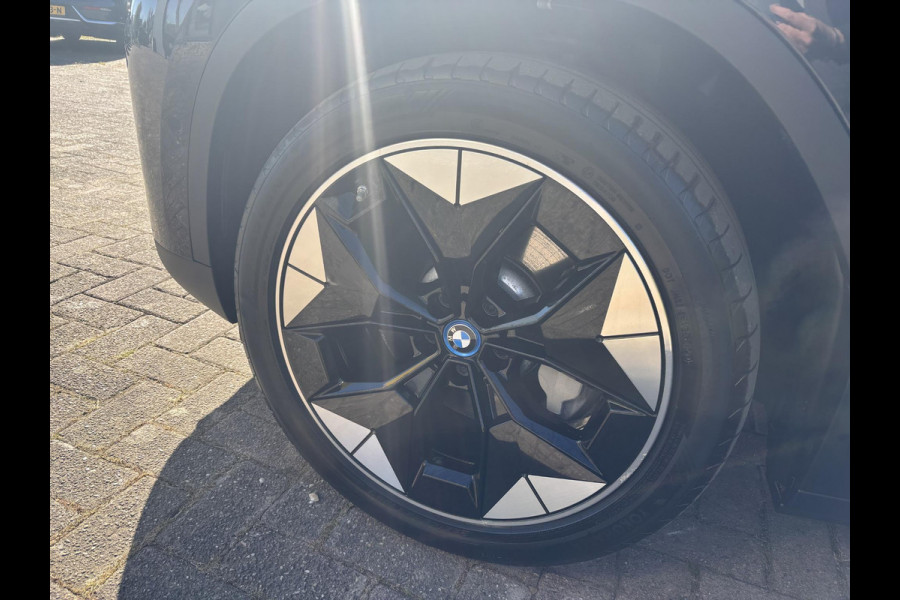 BMW iX3 High Executive 80 kWh | Panoramdak | Leder | Head up Display | Harman Kardon | Geheugenstoelen | Adaptive cruise control