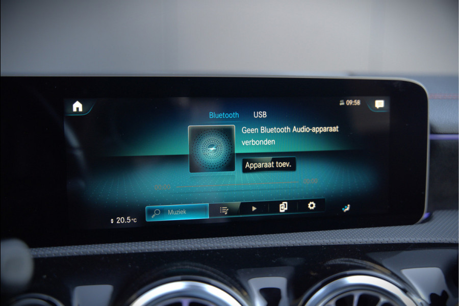 Mercedes-Benz CLA-Klasse Shooting Brake 180 Premium Plus AMG | Stoelverwarming | Parkeersensoren | Navigatie | Cruise Control | Keyless | Ambiance Verlichting | Climate Control