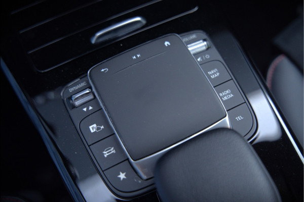 Mercedes-Benz CLA-Klasse Shooting Brake 180 Premium Plus AMG | Stoelverwarming | Parkeersensoren | Navigatie | Cruise Control | Keyless | Ambiance Verlichting | Climate Control