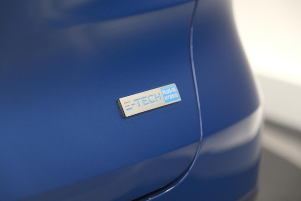 Renault Captur 1.6 E-Tech Plug-in Hybrid 160 Initiale Paris | 360 Camera | Dodehoekdetectie | Pack Winter | Apple Carplay