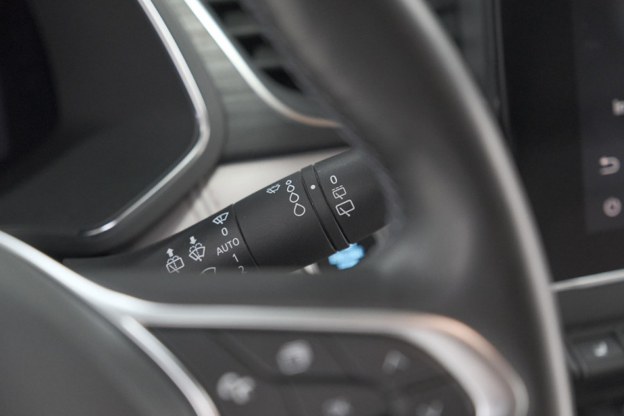 Renault Captur 1.6 E-Tech Plug-in Hybrid 160 Initiale Paris | 360 Camera | Dodehoekdetectie | Pack Winter | Apple Carplay