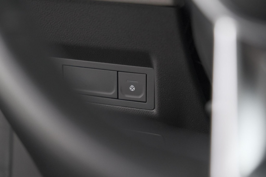 Renault Captur 1.6 E-Tech Plug-in Hybrid 160 Initiale Paris | 360 Camera | Dodehoekdetectie | Pack Winter | Apple Carplay