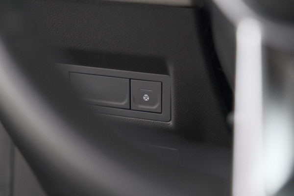 Renault Captur 1.6 E-Tech Plug-in Hybrid 160 Initiale Paris | 360 Camera | Dodehoekdetectie | Pack Winter | Apple Carplay