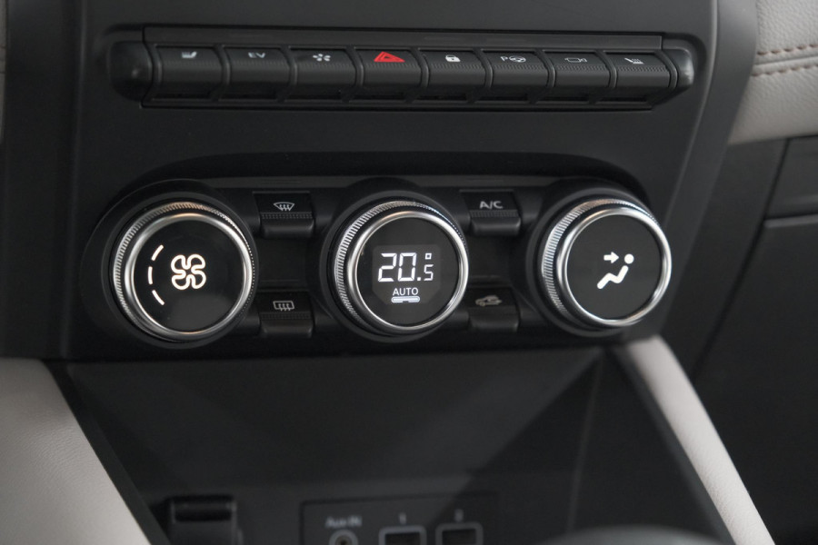 Renault Captur 1.6 E-Tech Plug-in Hybrid 160 Initiale Paris | 360 Camera | Dodehoekdetectie | Pack Winter | Apple Carplay