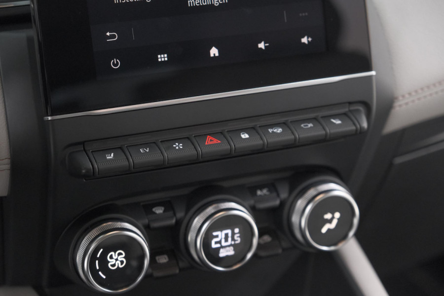 Renault Captur 1.6 E-Tech Plug-in Hybrid 160 Initiale Paris | 360 Camera | Dodehoekdetectie | Pack Winter | Apple Carplay