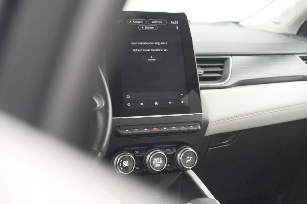 Renault Captur 1.6 E-Tech Plug-in Hybrid 160 Initiale Paris | 360 Camera | Dodehoekdetectie | Pack Winter | Apple Carplay