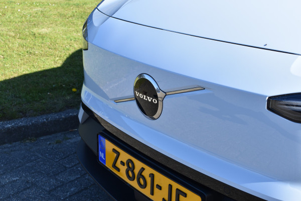 Volvo EX30 Extended Range 272PK Plus 69 kWh | ACC | Blis | H&K | Climate Pack | Camera | 19"LMV