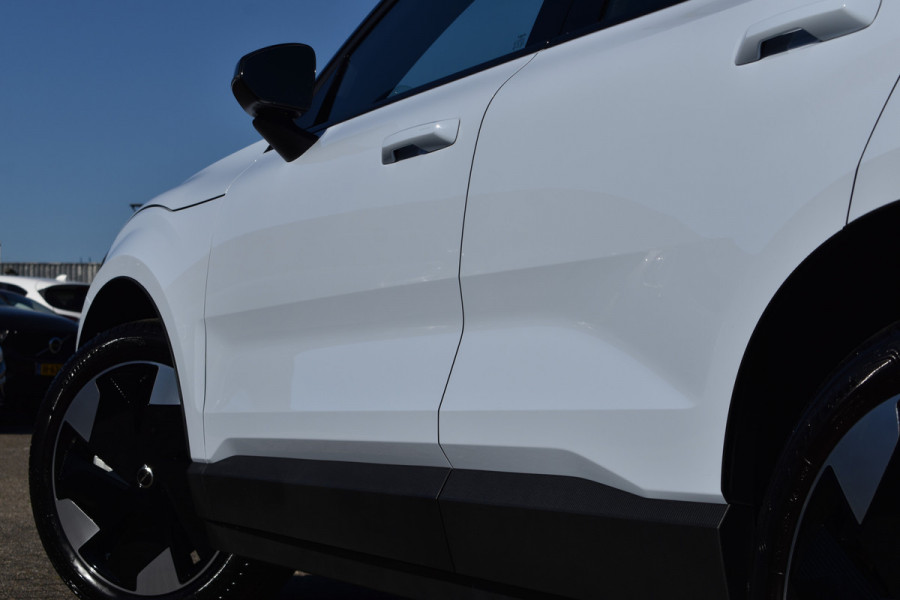 Volvo EX30 Extended Range 272PK Plus 69 kWh | ACC | Blis | H&K | Climate Pack | Camera | 19"LMV