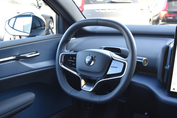 Volvo EX30 Extended Range 272PK Plus 69 kWh | ACC | Blis | H&K | Climate Pack | Camera | 19"LMV