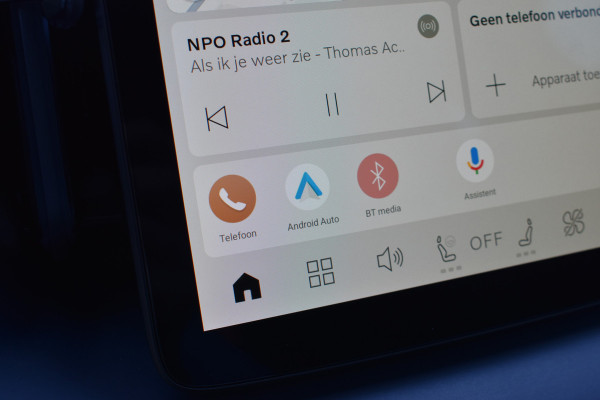 Volvo EX30 Extended Range 272PK Plus 69 kWh | ACC | Blis | H&K | Climate Pack | Camera | 19"LMV