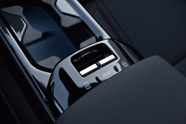 Volvo EX30 Extended Range 272PK Plus 69 kWh | ACC | Blis | H&K | Climate Pack | Camera | 19"LMV