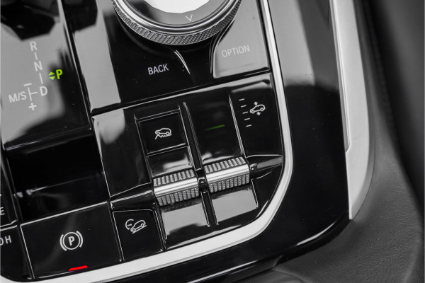 BMW X7 xDrive40i High Ex M-Sport 7P Laser B&W Pano Skylounge Trekhaak Dravit