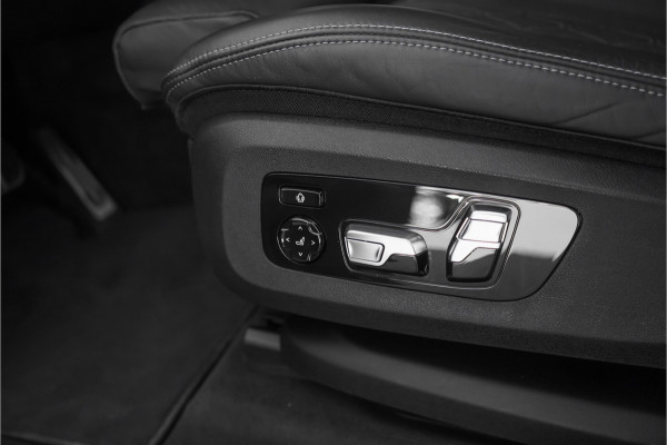 BMW X7 xDrive40i High Ex M-Sport 7P Laser B&W Pano Skylounge Trekhaak Dravit
