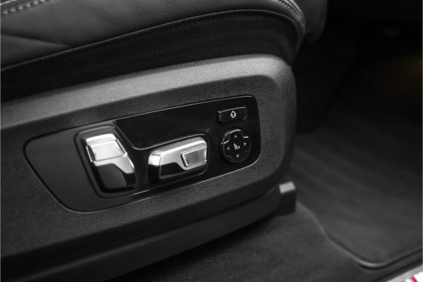 BMW X7 xDrive40i High Ex M-Sport 7P Laser B&W Pano Skylounge Trekhaak Dravit