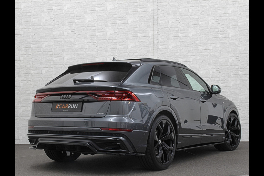 Audi Q8 60 462pk Competition S-Line | 11-2022 | RS Leder | Carbon | Softclose | 360 Camera | ACC | Panorama | Luchtvering | Nachtzicht Cam | Headup | LED-Matrix | Trekhaak | Lane & Side Assist | Led Sfeerverlichting | Keyless-Entry | | Black-Optic | Rijklaar incl. Bovag Garantie.